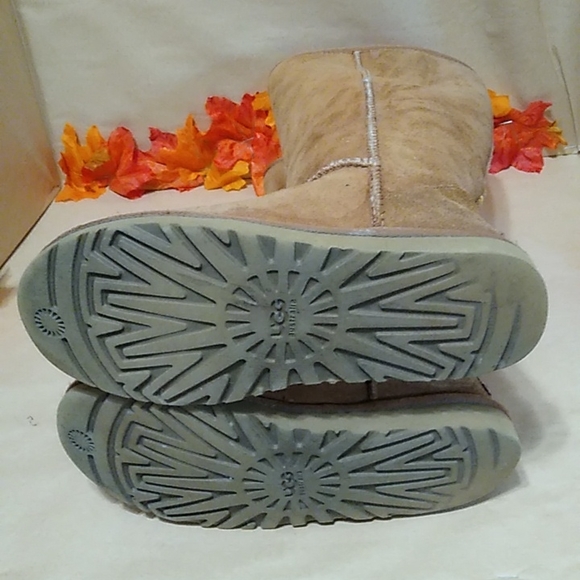 UGG boots sz 7 - Picture 5 of 6